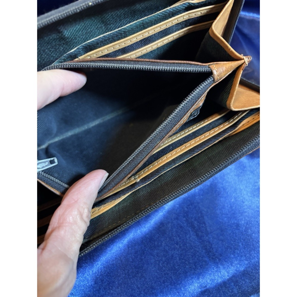 Vintage-Style Brown Zip Around Wallet Clutch Distressed Faux Leather [V] - Picture 3 of 7